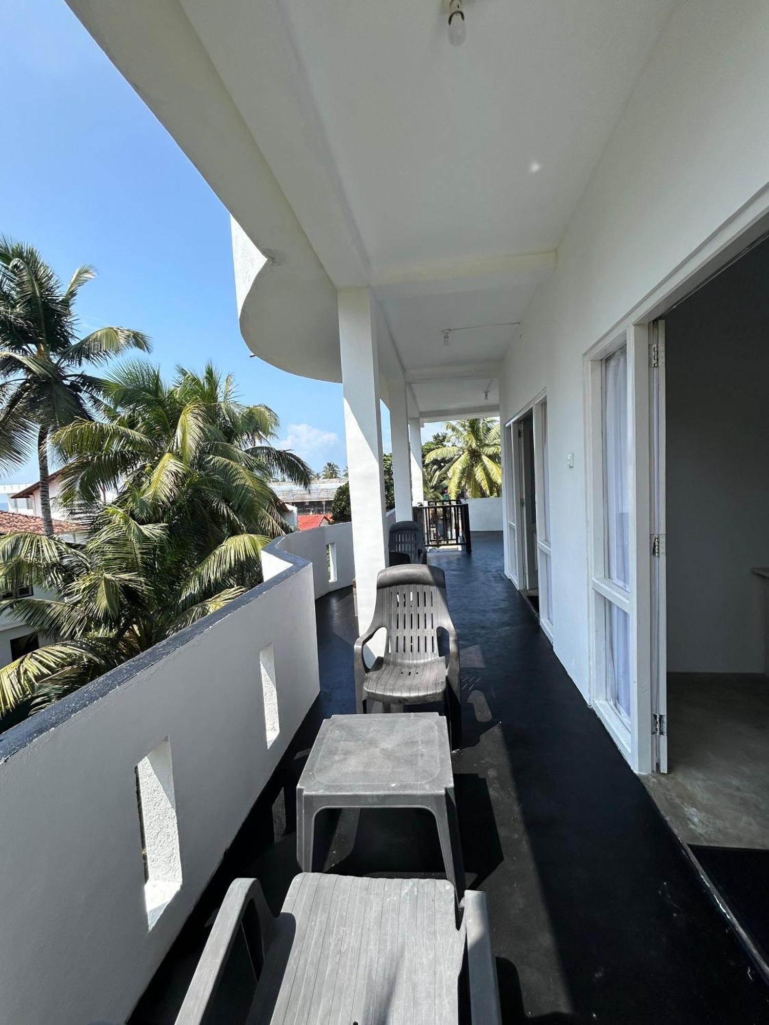 White House & Sea Food Restaurant Hikkaduwa Exterior foto