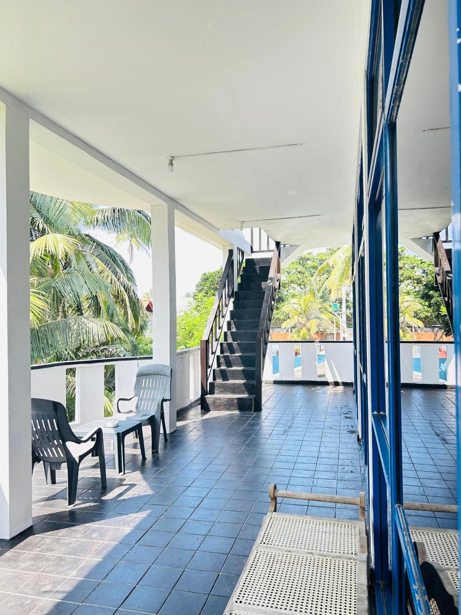 White House & Sea Food Restaurant Hikkaduwa Exterior foto